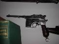 Marseilles: Mauser C 96 pisztoly, nem eredeti tussal